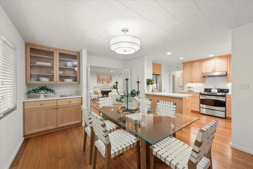 Condominium for sale at 600 Pennsylvania Avenue 10, Los Gatos, CA featuring 2 beds and 2 baths