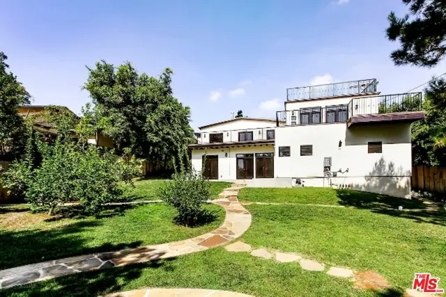 Single Family Residence for rent at 1420 ASHLAND Avenue, Santa Monica, CA featuring 4 beds and 5 baths