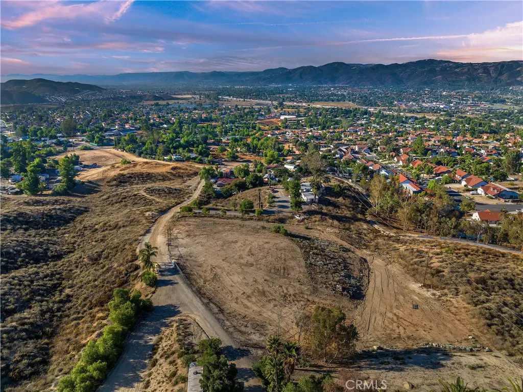 33123 Via Margarita Street, Wildomar, CA — listing photo 1