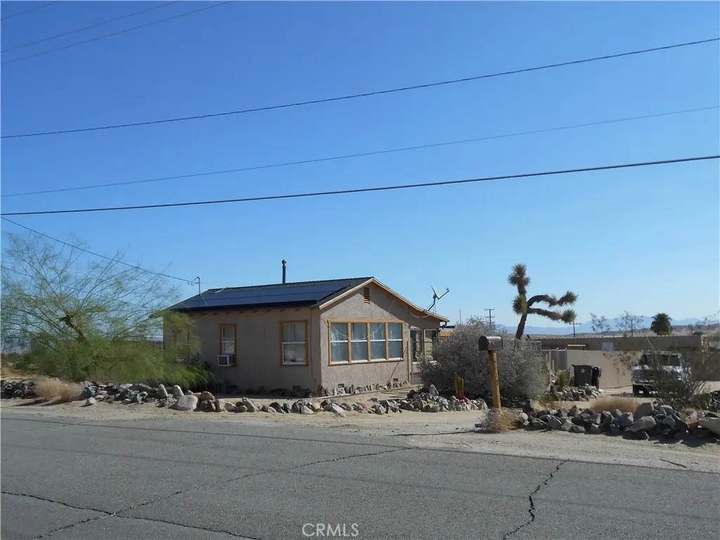 6439 Desert Knoll Avenue, 29 Palms, CA — listing photo 1