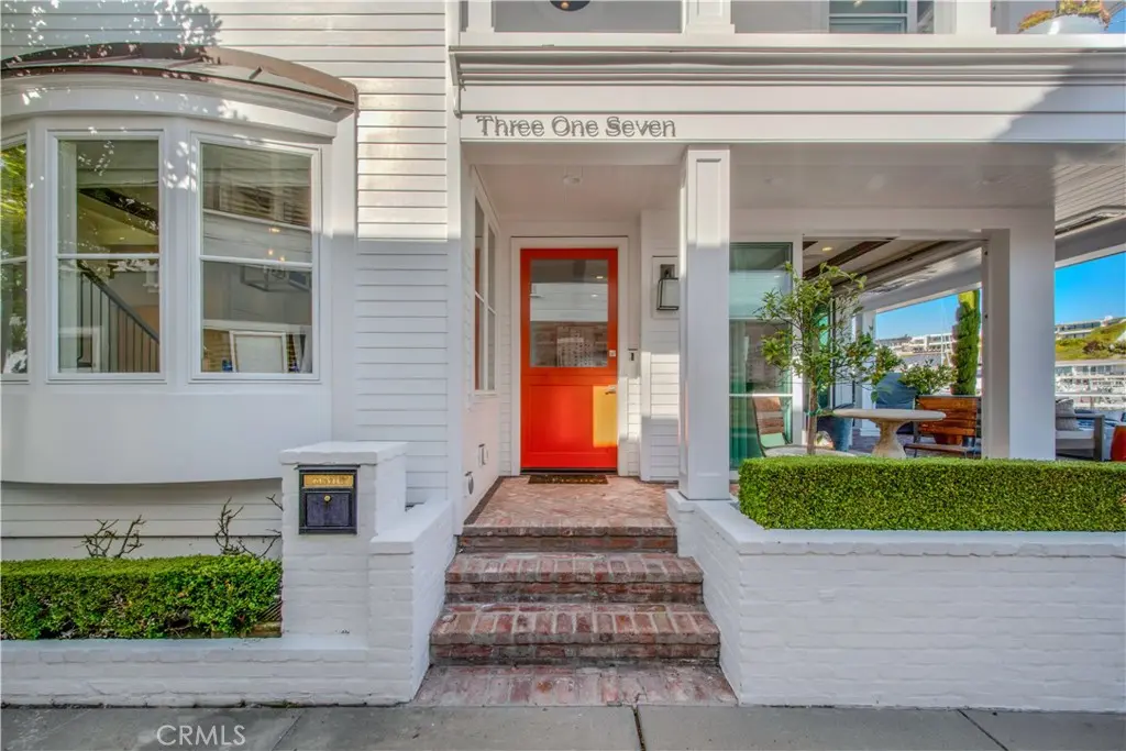 Single Family Residence for rent at 317 E Bay Front, Newport Beach, CA featuring 3 beds and 4 baths