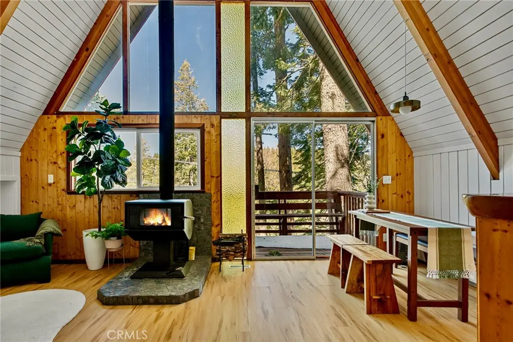 31661 Wagon Wheel, Running Springs, CA — listing photo 1