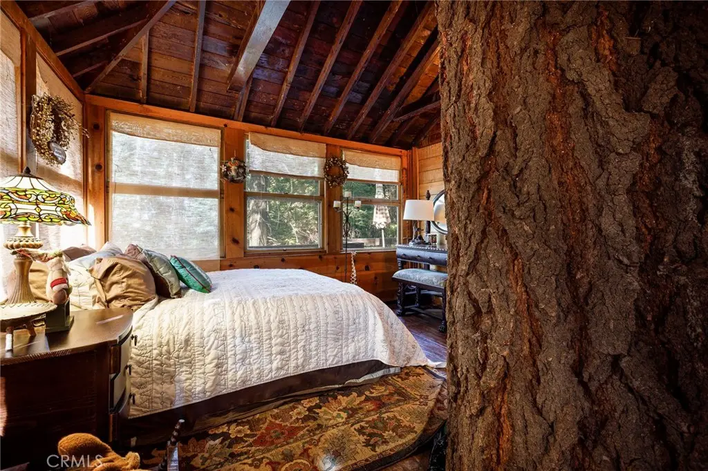 529 West Victoria Court, Lake Arrowhead, CA — listing photo 1