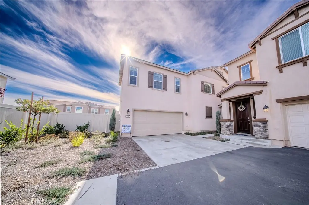 Residential Lease for rent at 558 Pablo Rd, Lake Elsinore, Riverside County, CA featuring 4 beds and 3 baths