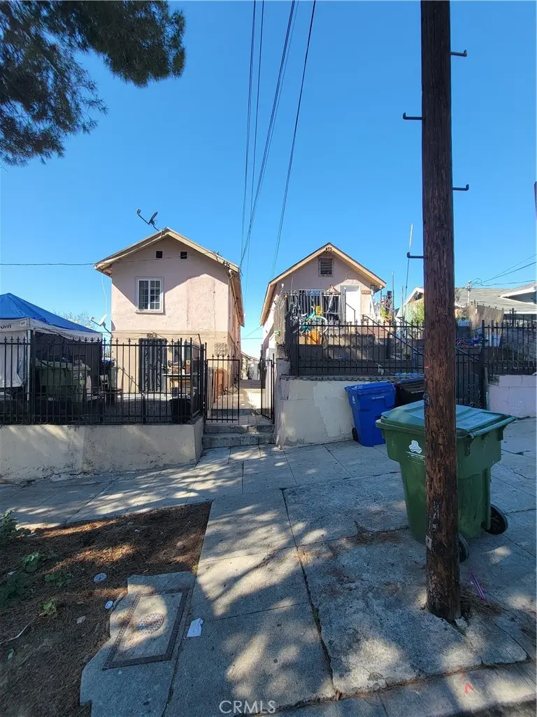 Quadruplex for sale at 473 Savannah, Los Angeles, CA
