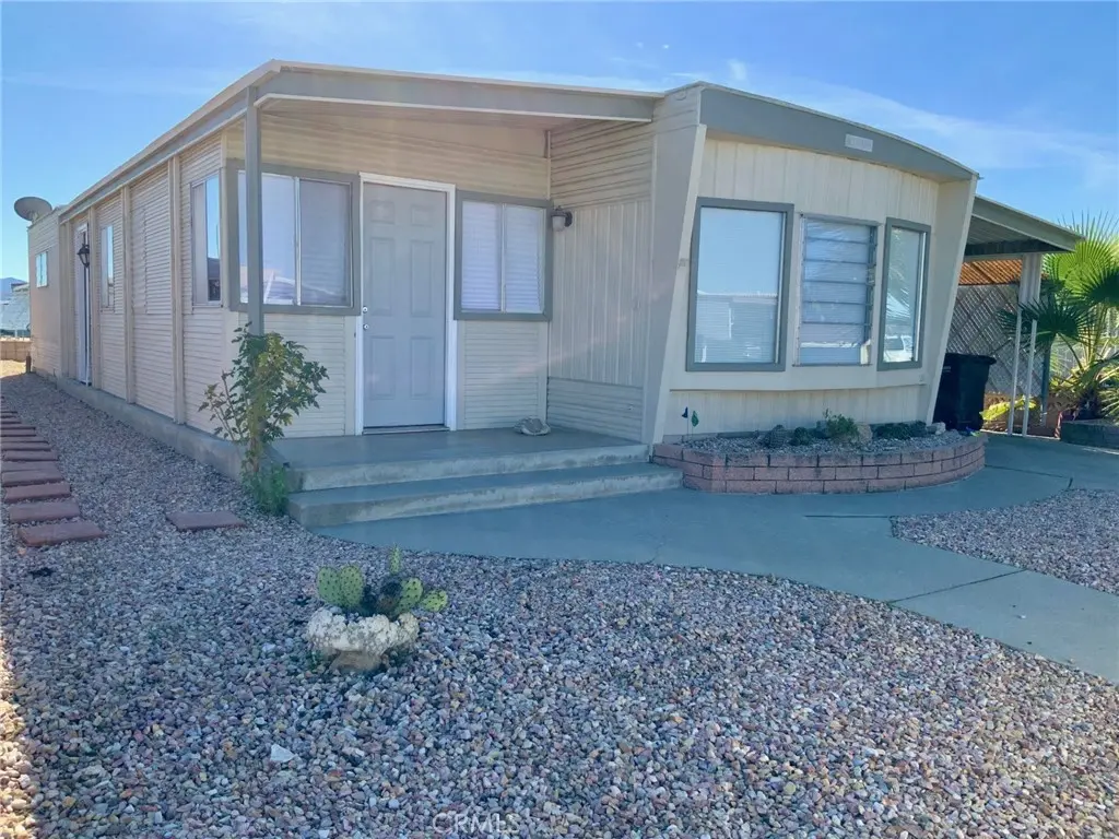 Manufactured On Land for sale at 690 Santa Clara, Hemet, CA featuring 2 beds and 1 bath