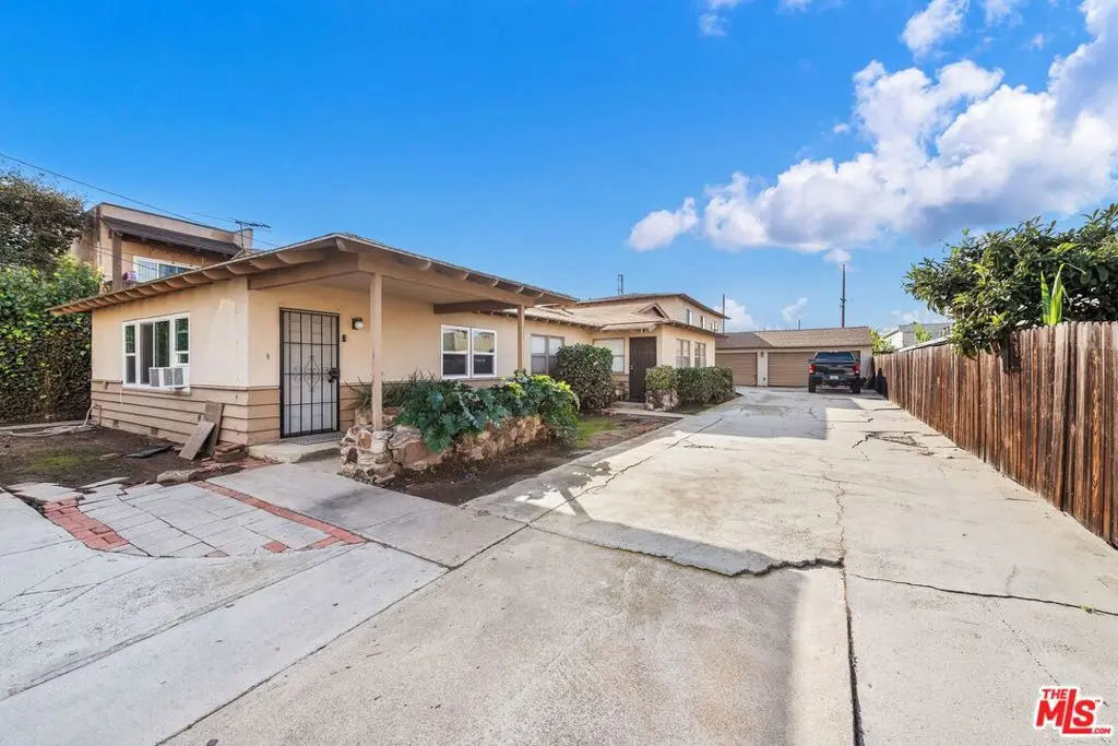 1925 Wallace Avenue, Costa Mesa, CA — listing photo 1