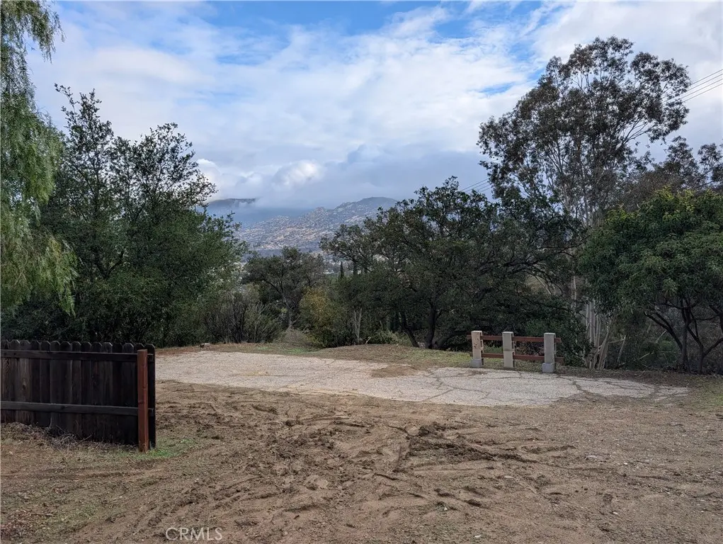 1087 LOMA Lane, Simi Valley, CA — listing photo 1