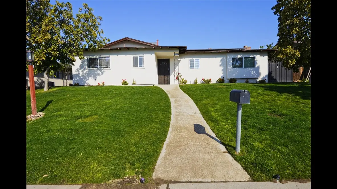 3206 Candlewood Drive, Bakersfield, CA — listing photo 1