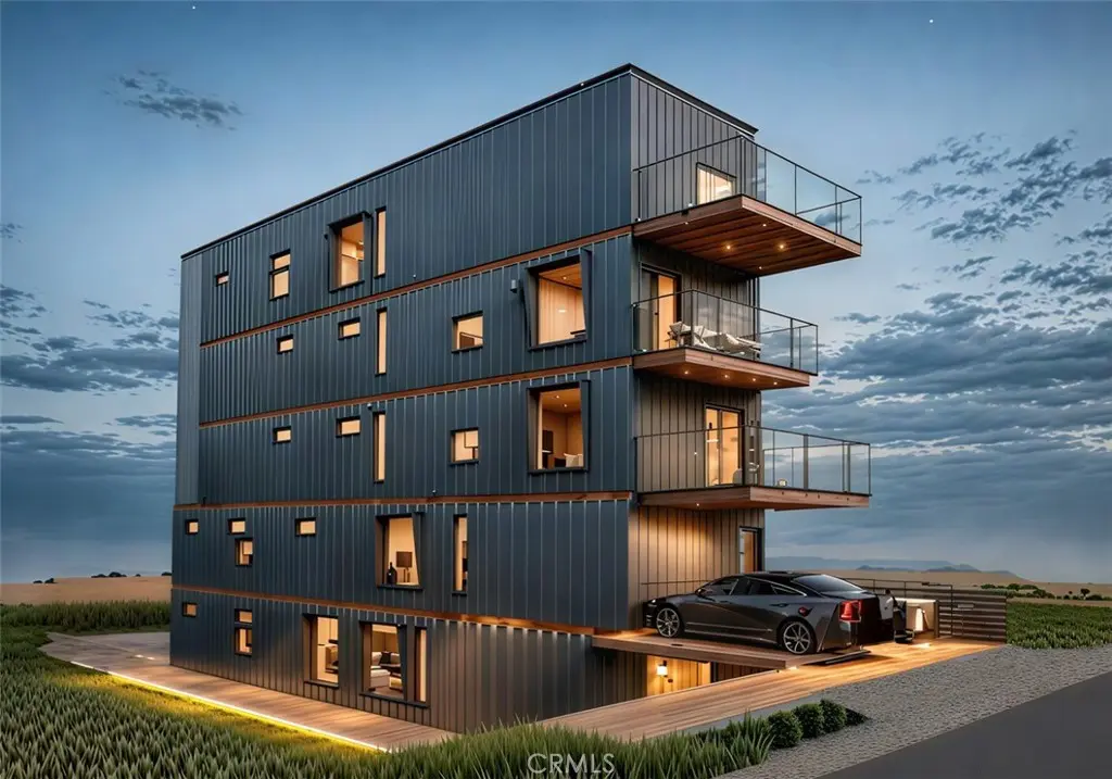 22 0 7207-021-22, Signal Hill, CA — listing photo 1