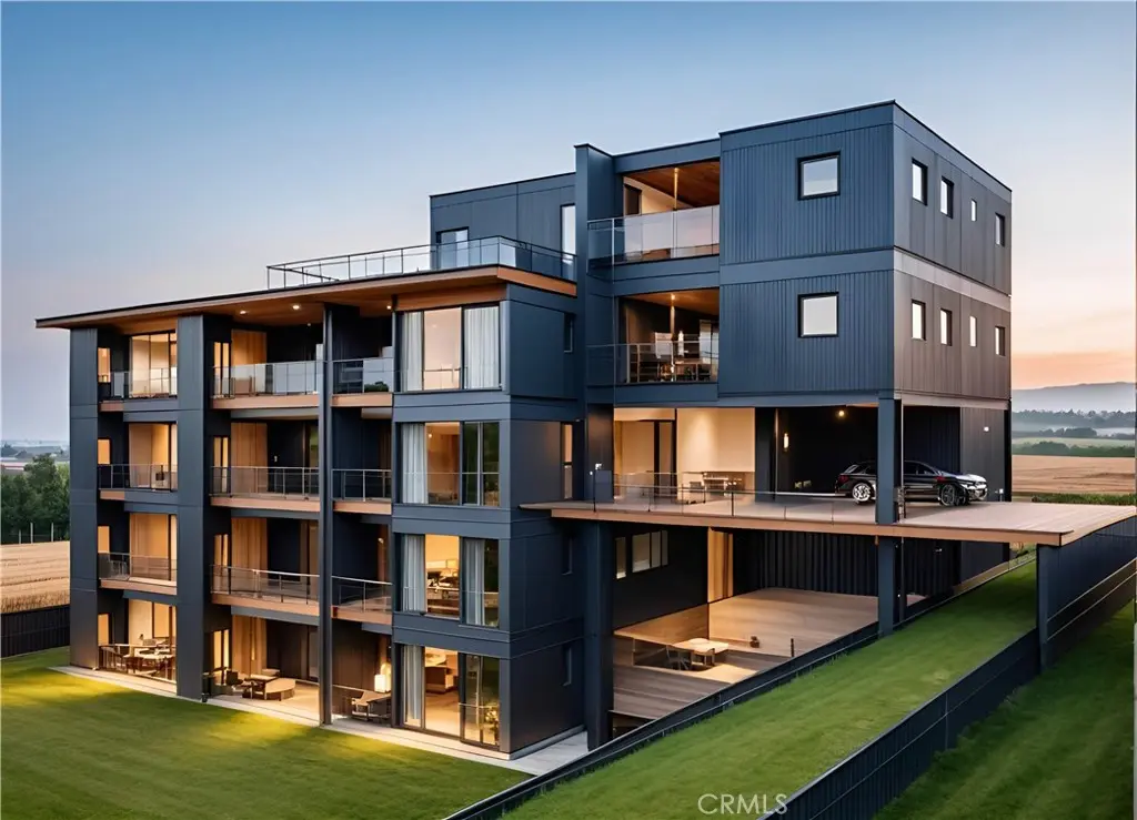 35 0 7207-021-35, Signal Hill, CA — listing photo 1