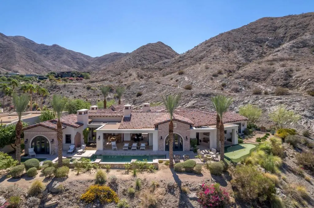 Single Family Residence for rent at 31 Hillcrest Drive, Rancho Mirage, CA featuring 5 beds and 6 baths