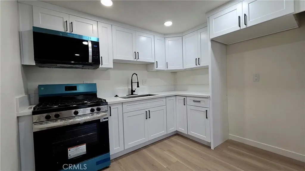 Residential Lease for rent at 15917 Prairie 2, Lawndale, Los Angeles County, CA featuring 2 beds and 1 bath