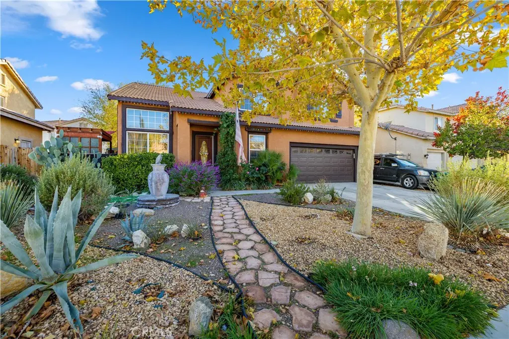3734 Las Palmas, Palmdale, CA — listing photo 1