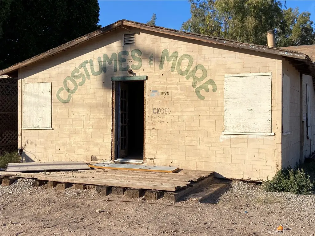 Single Family Residence for sale at 1896 & 1890 E Underwood, Holtville, CA featuring 2 beds and 1 bath