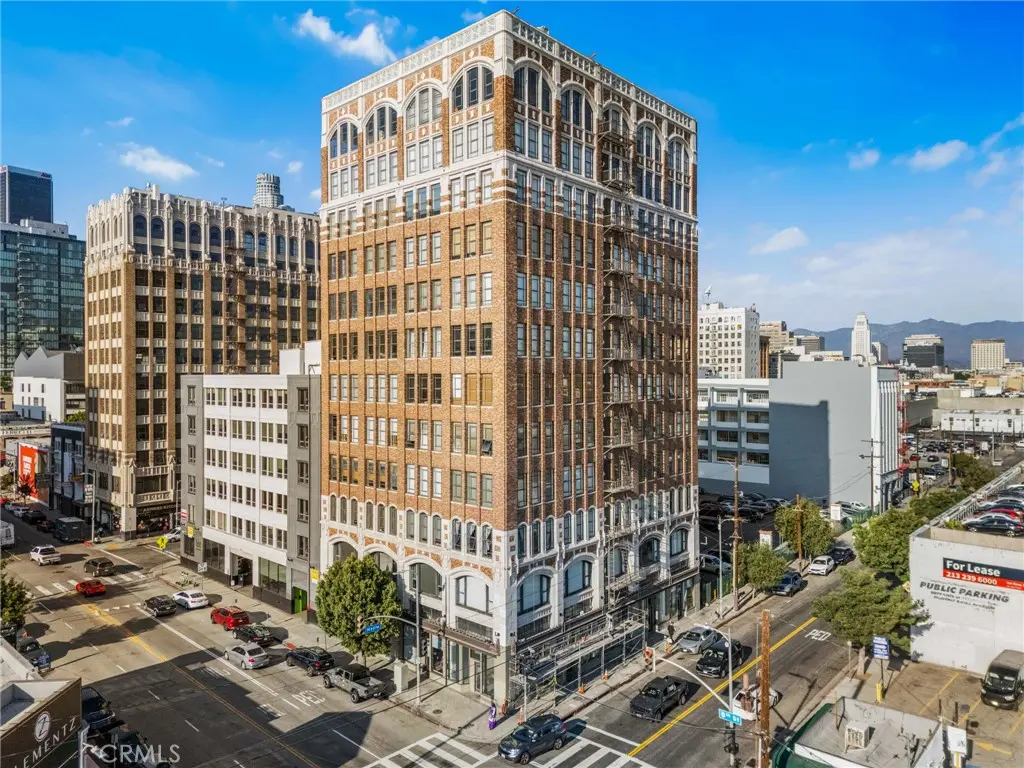 Condominium for sale at 315 E 8th 401, Los Angeles, CA featuring 2 beds and 2 baths