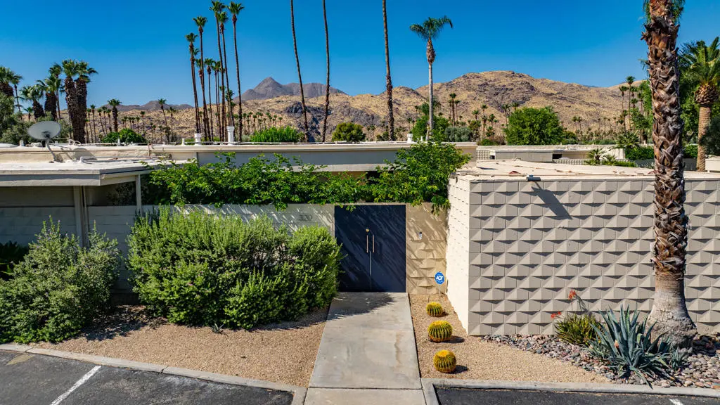 Residential Lease for rent at 320 Desert Lakes Drive, Palm Springs, Riverside County, CA featuring 2 beds and 2 baths
