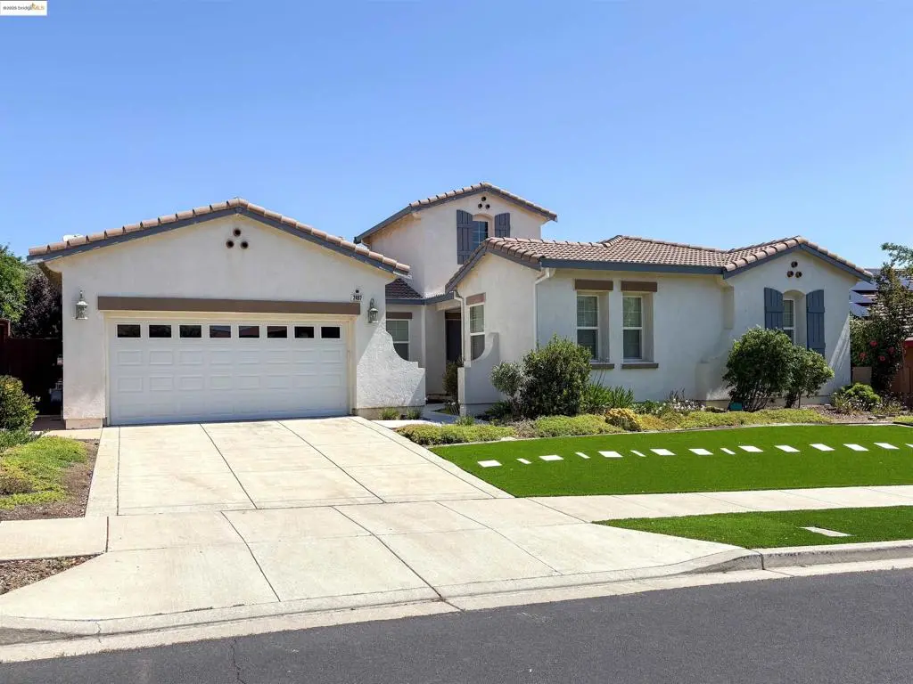 Single Family Residence for sale at 2497 Winged Foot Road, Brentwood, CA featuring 4 beds and 3 baths