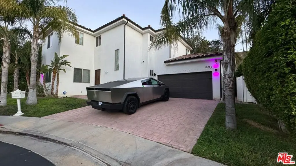 19246 Liam Lane, Tarzana, CA — listing photo 1