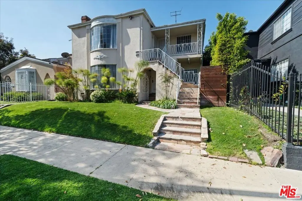 Residential Lease for rent at 4281 Mcclung Drive, Los Angeles, Los Angeles County, CA featuring 2 beds and 2 baths