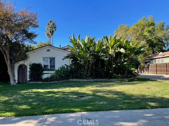 6709 Vesper, Van Nuys, CA — listing photo 1