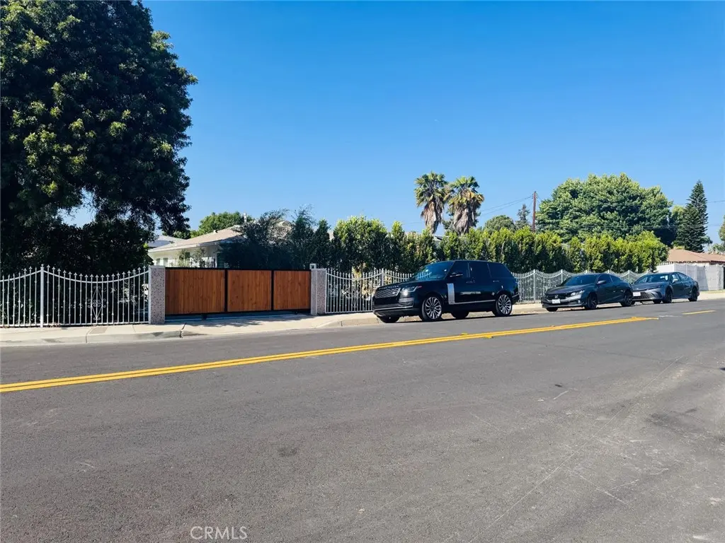Single Family Residence for rent at 524 S Astell, West Covina, CA featuring 3 beds and 2 baths