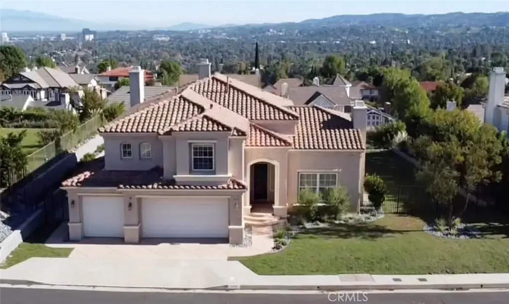 5928 Vista De La Luz, Woodland Hills, CA — listing photo 1