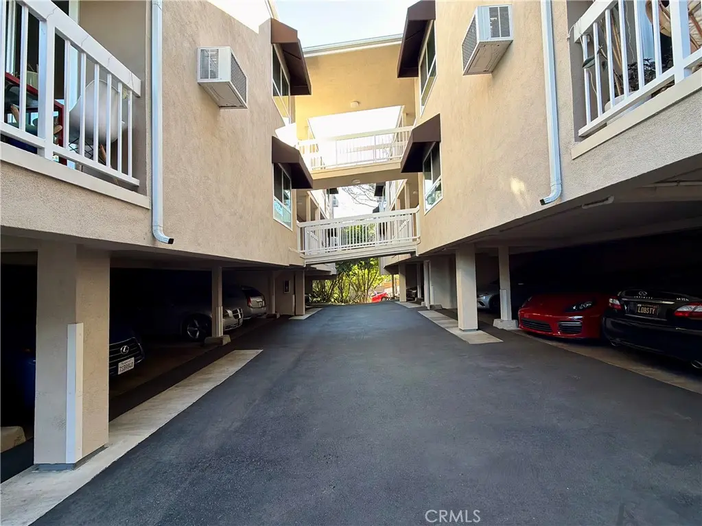 Residential Lease for rent at 2266 Cazador, Los Angeles, Los Angeles County, CA featuring 2 beds and 1 bath