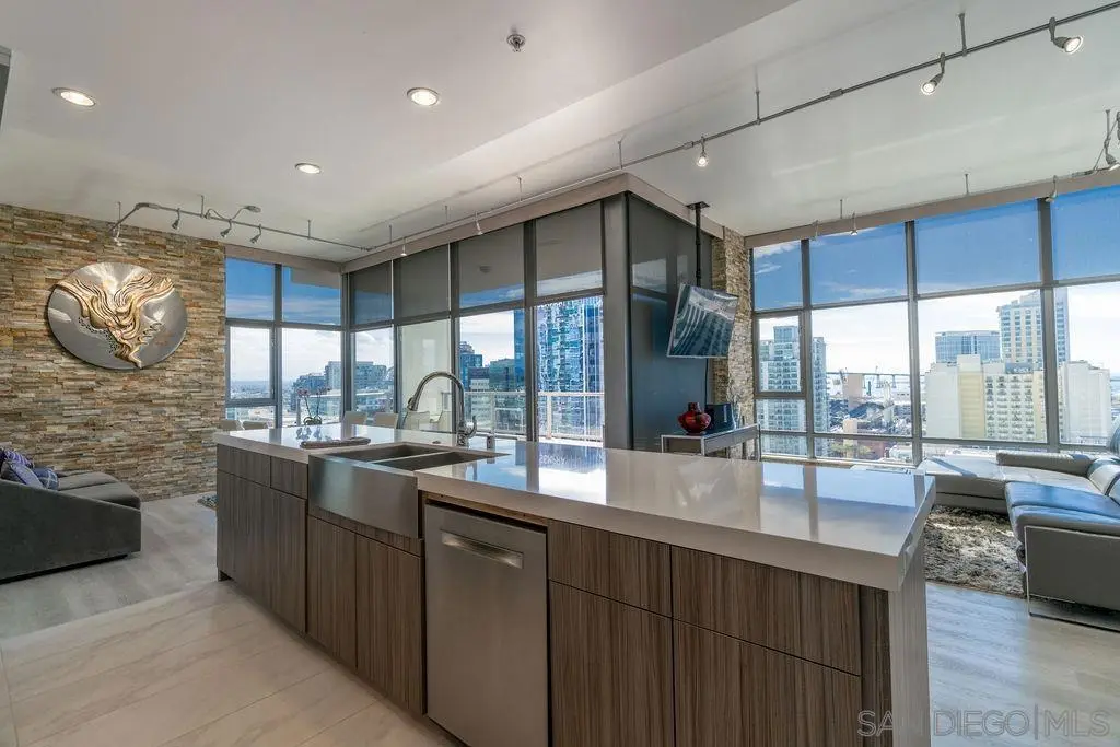 Single Family Residence for rent at 575 6th Ave 1603, San Diego, CA featuring 2 beds and 2 baths