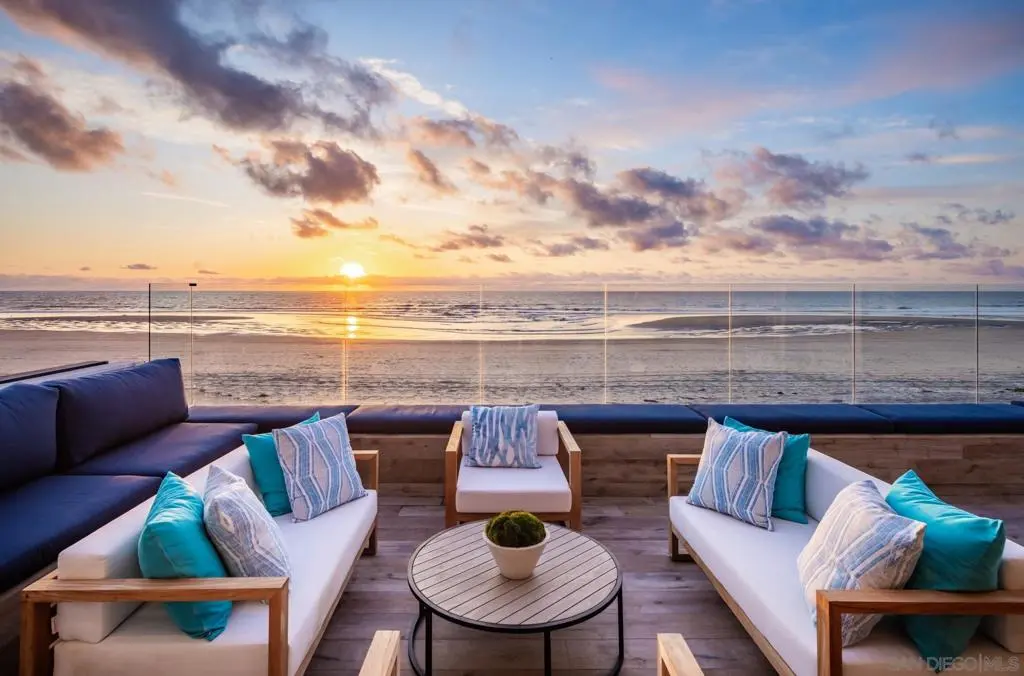 Single Family Residence for rent at 2050 Ocean Front, Del Mar, CA featuring 5 beds and 5 baths