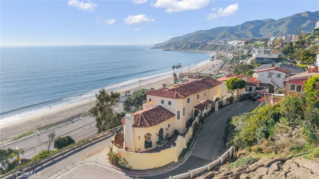 17501 Castellammare, Pacific Palisades, CA — listing photo 1