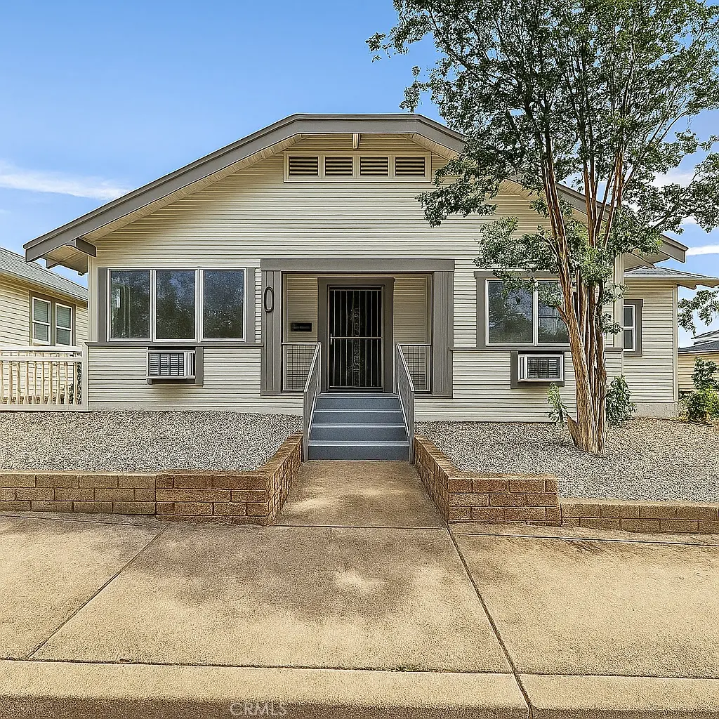 Duplex for sale at 401 W Graham, Lake Elsinore, CA featuring 3 beds and 2 baths