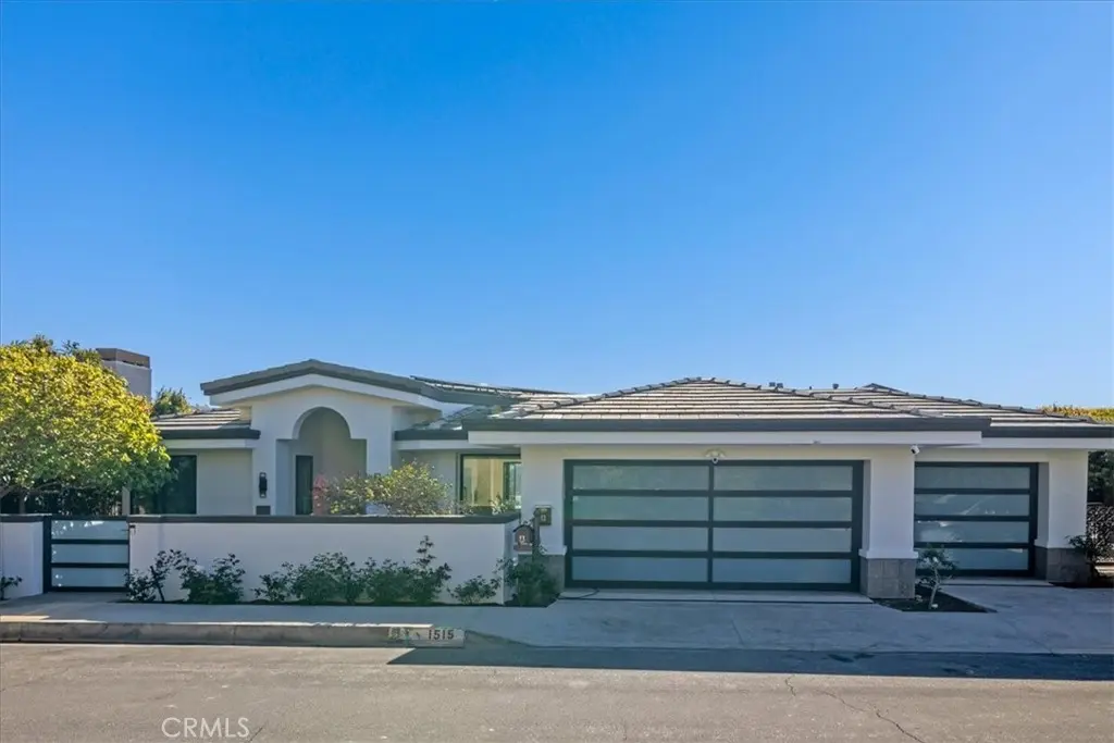 Single Family Residence for rent at 1515 Tahiti Avenue, Laguna Beach, CA featuring 3 beds and 5 baths