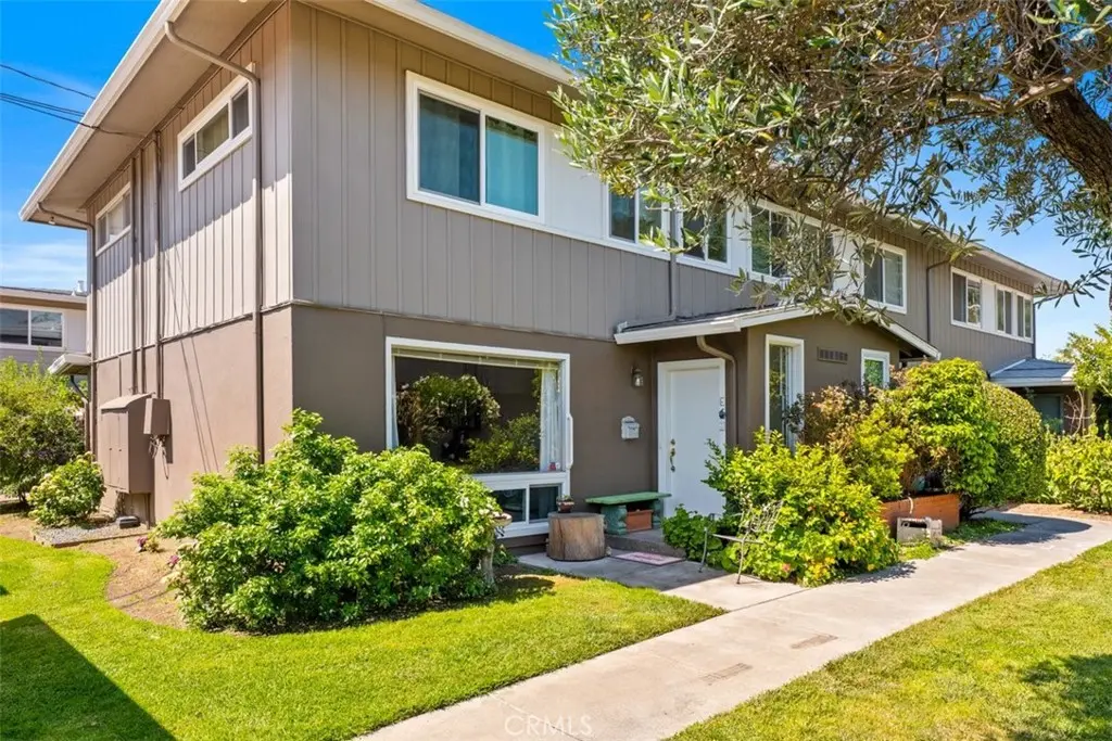 Condominium for sale at 1072 Los Gamos E, San Rafael, CA featuring 3 beds and 2 baths