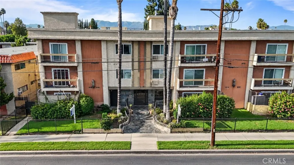 20327 Saticoy Street 102, Winnetka, CA — listing photo 1