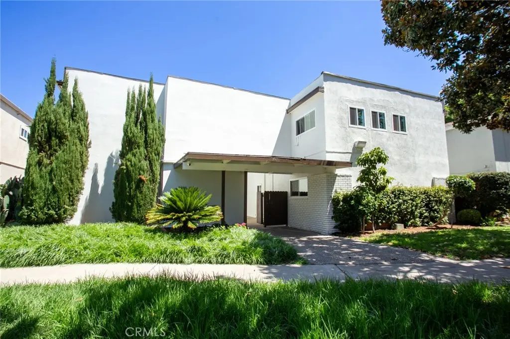 705 E Santa Fe Avenue, Fullerton, CA — listing photo 1
