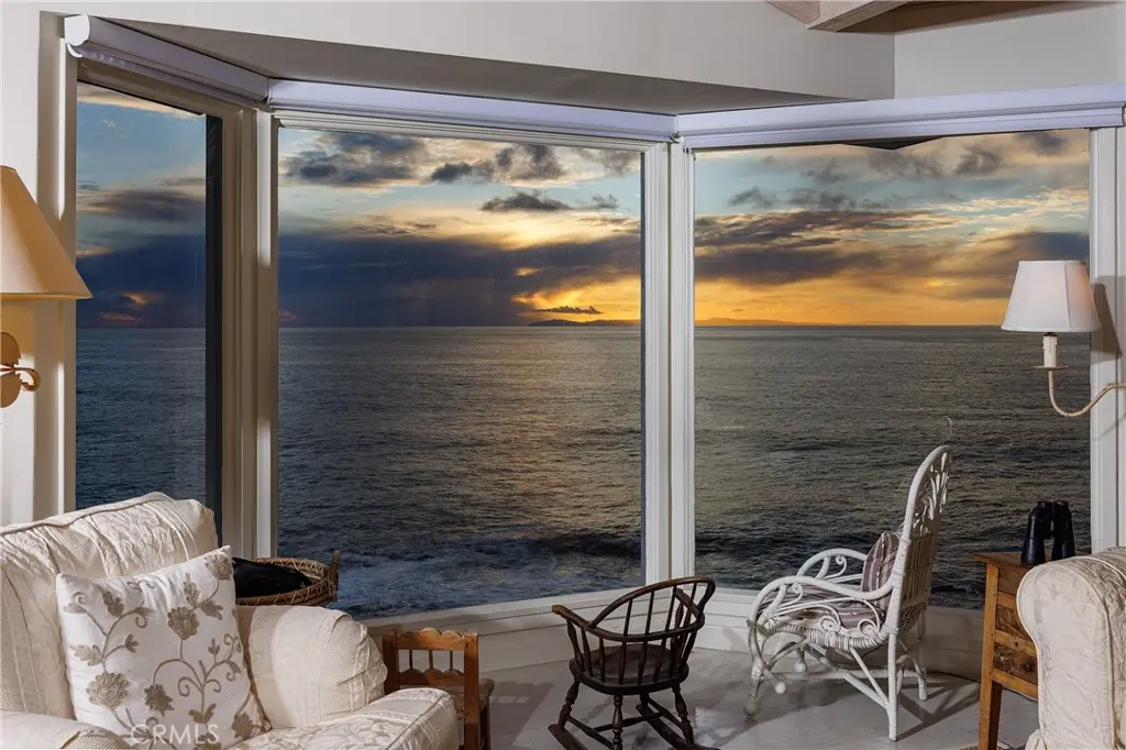 Single Family Residence for rent at 2691 Victoria, Laguna Beach, CA featuring 3 beds and 3 baths
