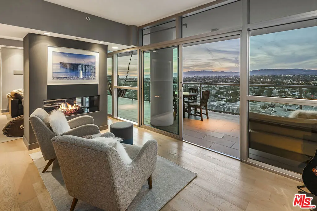 13700 Marina Pointe Drive 1620, Marina Del Rey, CA — listing photo 1