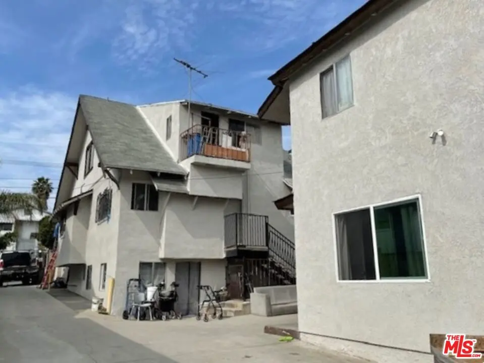 524 N Cummings Street, Los Angeles, CA — listing photo 1