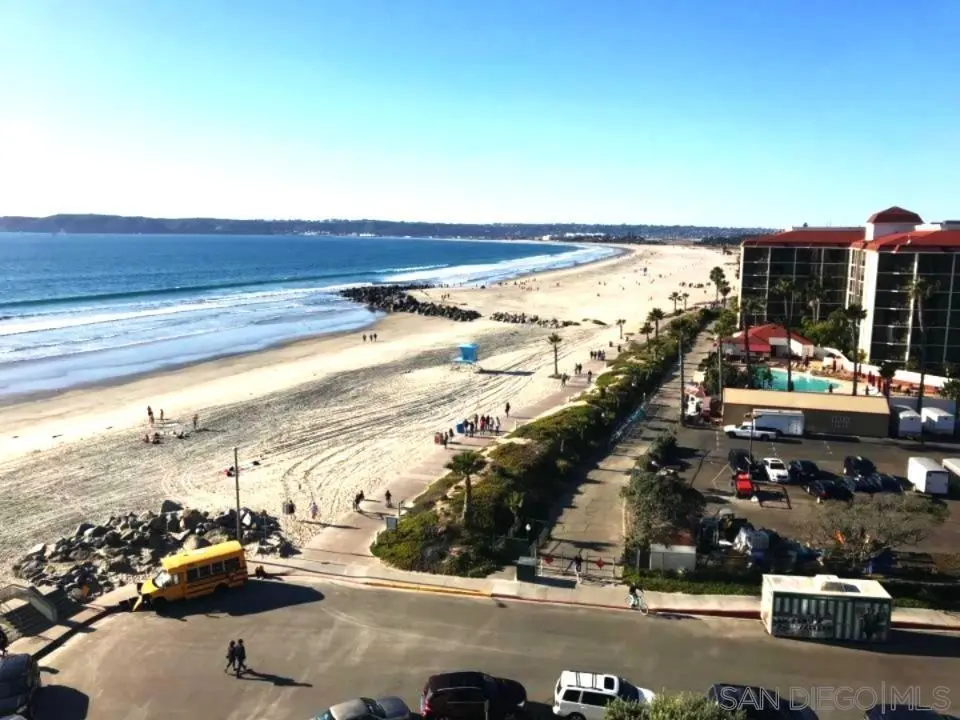 Single Family Residence for rent at 1720 Avenida Del Mundo 602, Coronado, CA featuring 2 beds and 2 baths