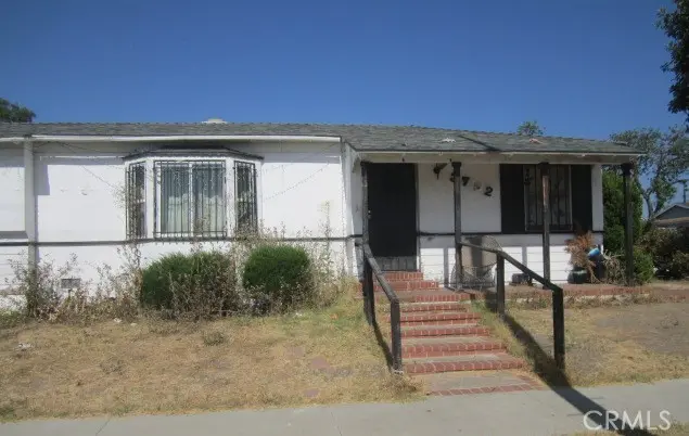 Single Family Residence for sale at 3702 W 59th, Los Angeles, CA featuring 2 beds and 2 baths