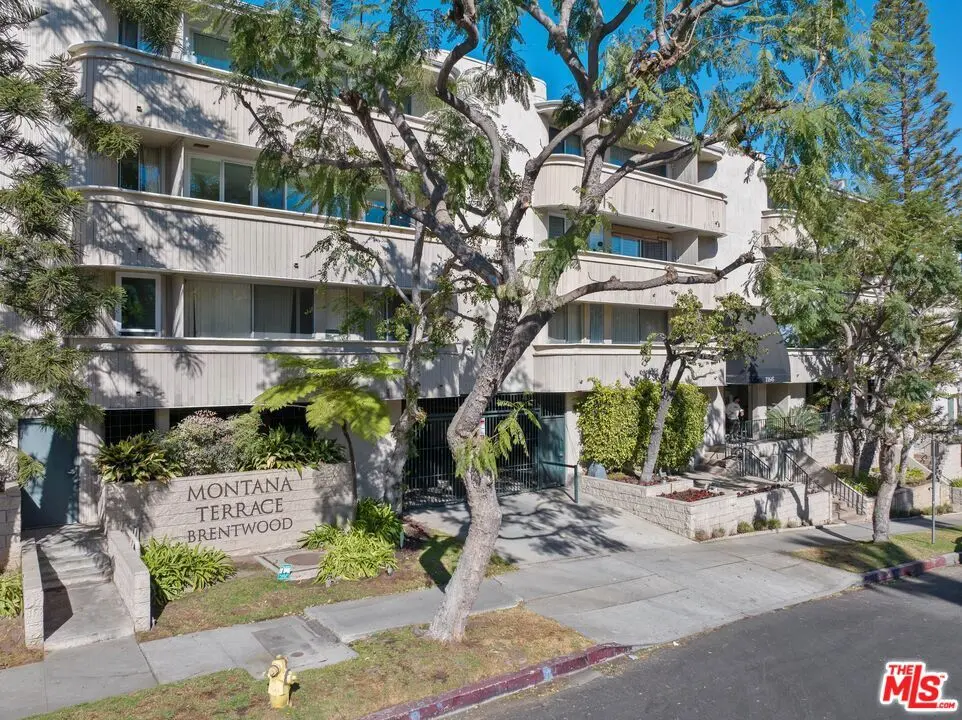 Condominium for sale at 11645 Montana Avenue 338, Los Angeles, CA featuring 1 bed and 1 bath