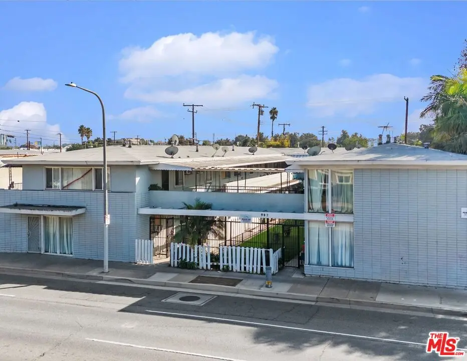 902 E 17th Street, Santa Ana, CA — listing photo 1