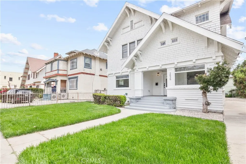 Residential Lease for rent at 2636 S Normandie, Los Angeles, Los Angeles County, CA featuring 1 bed and 1 bath