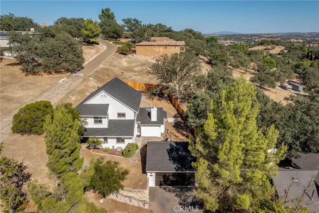 806 Grove Street, Paso Robles, CA — listing photo 1