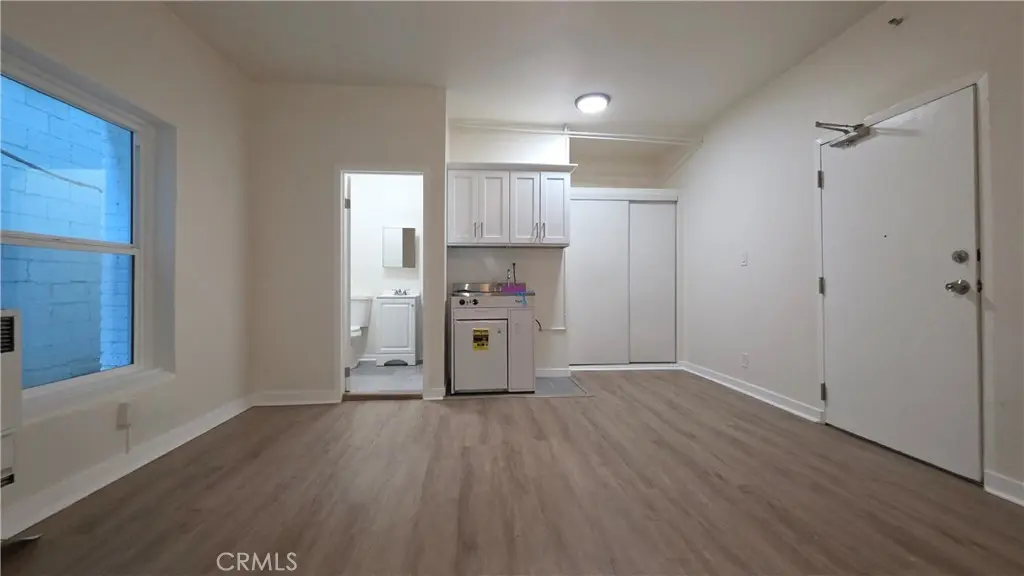 Residential Lease for rent at 3408 SUNSET Boulevard 102, Los Angeles, Los Angeles County, CA and 1 bath