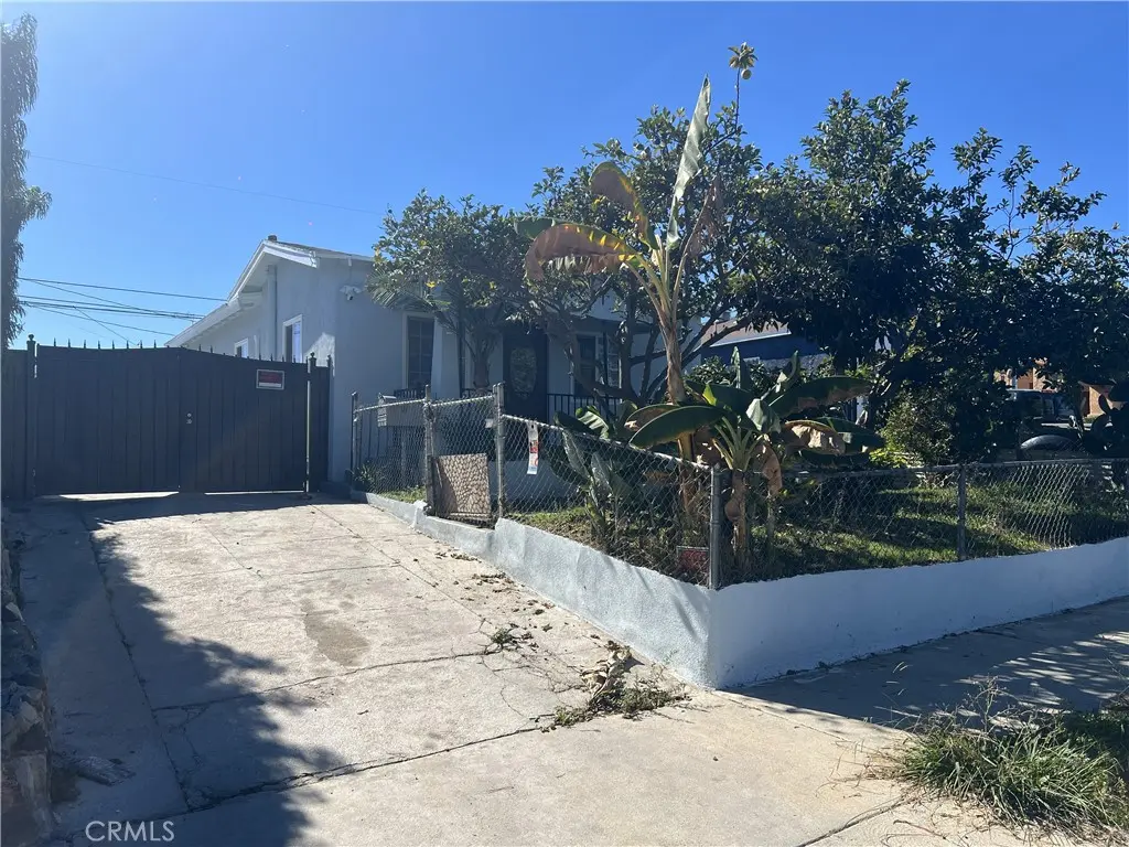 Single Family Residence for sale at 1612 W 71st, Los Angeles, CA featuring 3 beds and 2 baths