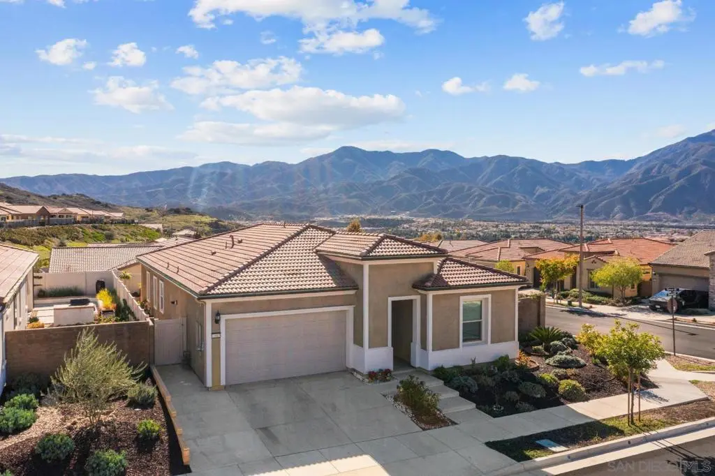 Single Family Residence for sale at 11885 Discovery Ct, Corona, CA featuring 2 beds and 2 baths