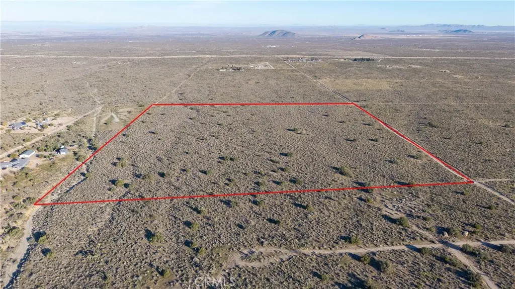 223 Avenue X, Llano, CA — listing photo 1