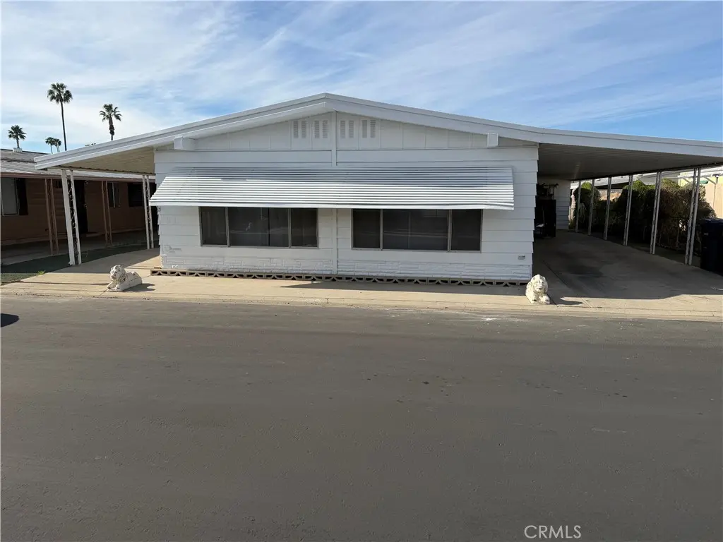 Manufactured In Park for sale at 601 227 N Kirby 227, Hemet, CA featuring 2 beds and 2 baths